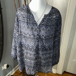 NEW Tommy Bahama Women's Blue and White Patterned Top